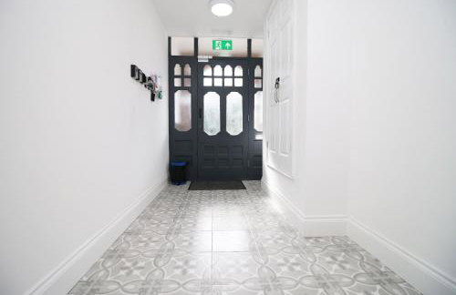 Casa di pietra - Cardiff City centre apartment with patio, Free private parking - Foto 51