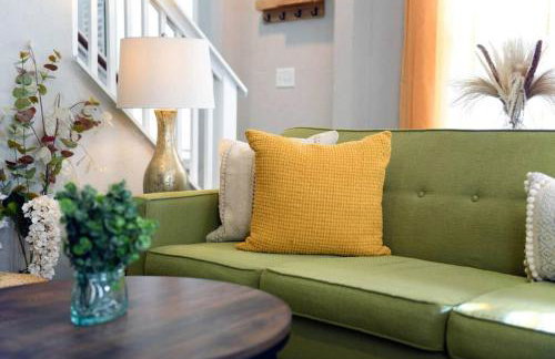 HostWise Stays - The Carnegie - Sauna, 1 Block from Butler St, Family Friendly - Foto 49