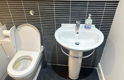 Beach Side APT with Home Cinema - Photo 15