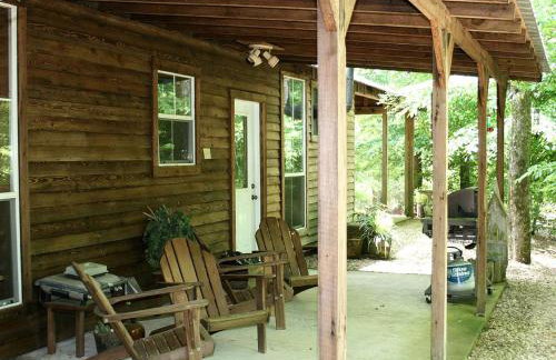 Secluded Forest Cabin Rental with Seasonal Pool near Natchez, Mississippi - Foto 7