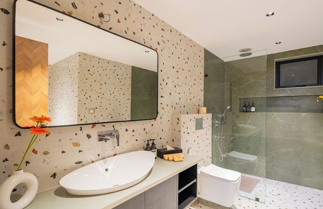 ELIVAAS Kamerios Brisa 1BHK with Jacuzzi - Photo 30