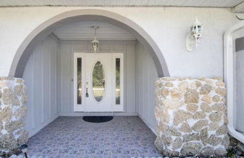 Pet Friendly Canal Front 3-Bedroom Grand Villa with Pool, Linai and Dock - Foto 25