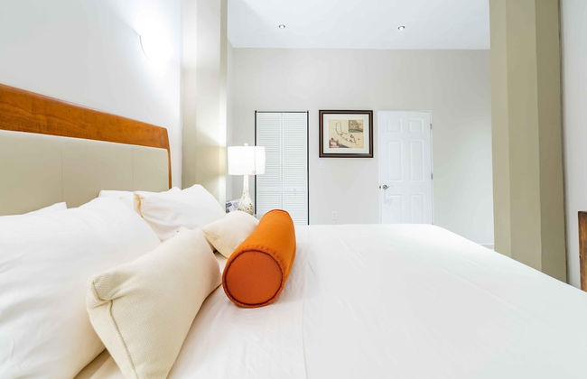 Fabulous Chic Apartment Filled w Natural Light at Famous Handelskade - Foto 16