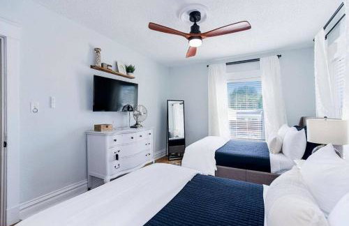 Modern Comfort in Historic Charm: 4BR KC Retreat - Foto 26