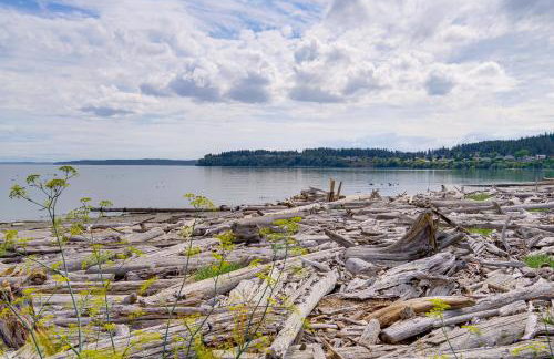 Steps to Beach: Home w/ Hot Tub in Oak Harbor! - Foto 31