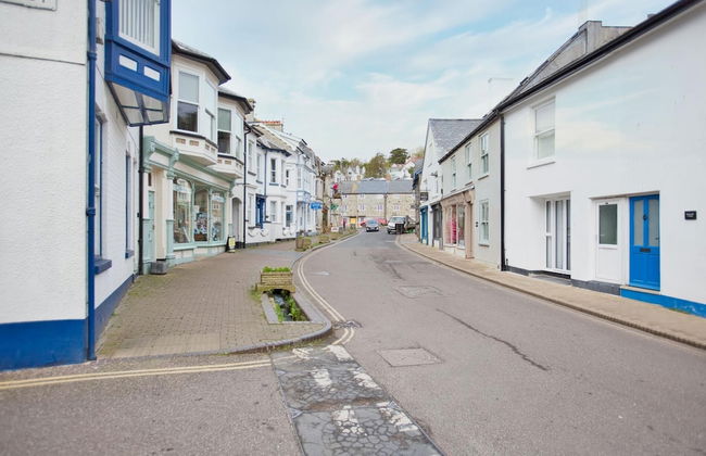 Fantastic 1BD Hideaway, 2 Minutes to the Sea - Photo 33