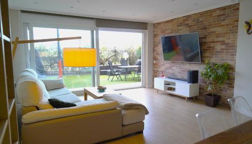 Fabulous Apartment with Garden and Parking - Foto 3