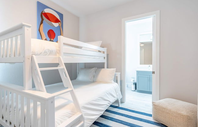 Sparkling new Vanderbilt Beach Luxury Escape - Photo 18