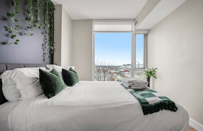 By Stampede Free Parking Banff Pass Wine More - Photo 53