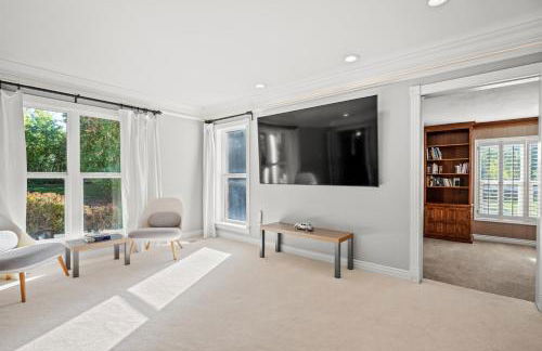 Hobbs Mill Ski Lodge Theater Games Dogs OK - Photo 6