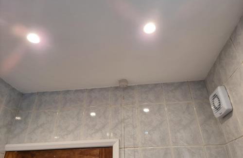 Entire 3 bedroom home with Parking in Welling, London, UK - Photo 18