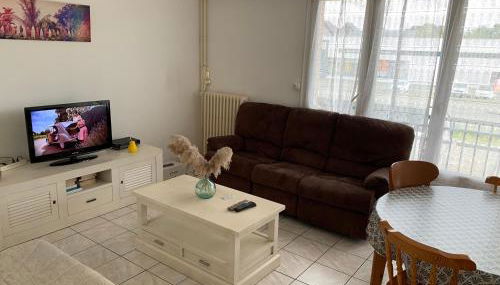 Appartement à 2km du circuit, proche tram, accès direct du circuit en tram en 5 mn - Foto 5