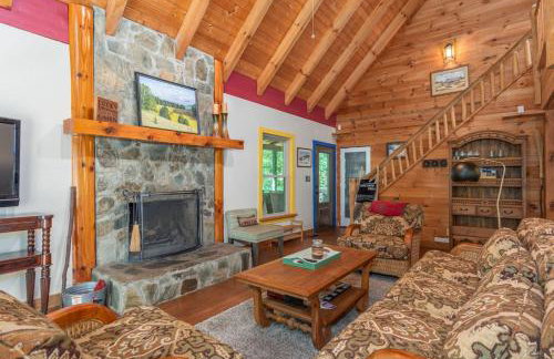 Secluded Cabin with Quality Furnishing and Hot Tub - Foto 1