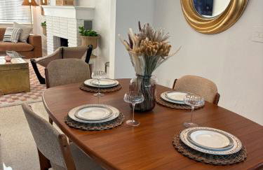 Mid-Century with Outdoor Oasis - Foto 21