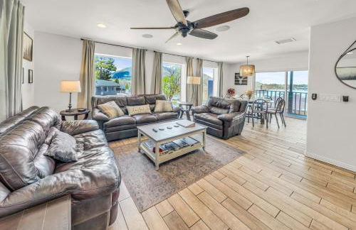 NEW! HUGE 5BR Mountain Views Game Room Hot Tub Lawn Games BBQ - Photo 7