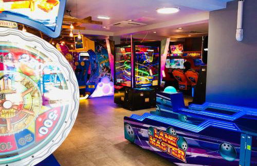 Family Seaside Retreat Private Stay at 5-Star Rockley Holiday Park Poole - Photo 40