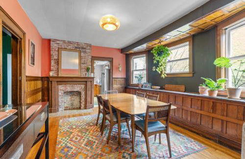 Historic & Spacious 3 Bedroom Family Gem on Peaceful Street - Foto 39