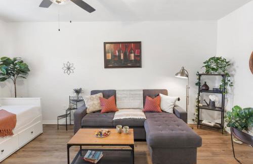 Convenient & Inviting - Fully-Equipped 2BD Condo - Foto 10