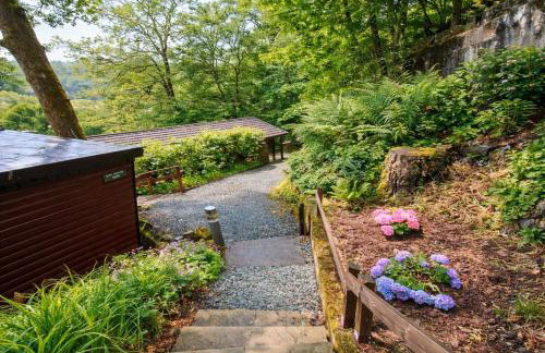 Neaum Crag Lodge ideal for a couple or family with young children in a woodland setting at Skelwith Bridge - Foto 12