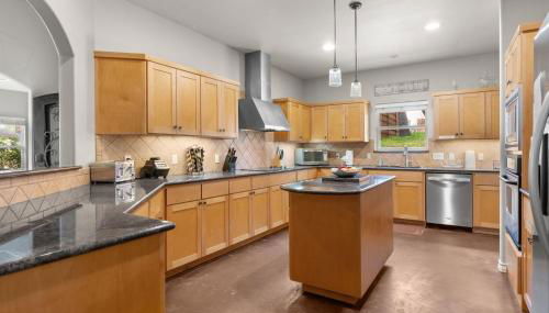 Brand New Lake Travis Estate - Awesome Pool - Foto 5