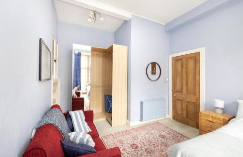 Charming 1-Bedroom Edinburgh City Getaway - Foto 11