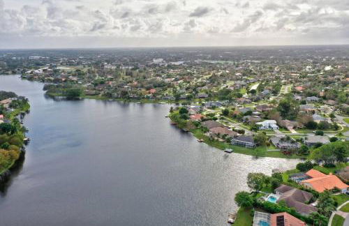 Stunning House with Beautiful Lake View - Foto 77