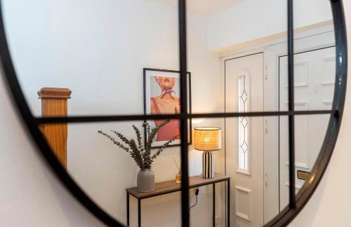 Stunning Bishop Auckland House with 5-bedrooms & 8 Beds Sleeps 12 with Free Parking by PureStay - Foto 44