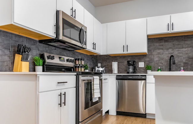 Brand New Suite in Kansas City - Photo 17