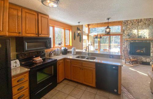 Lutsen Mountain Townhome - 2 Mi to Lake Superior! - Foto 9