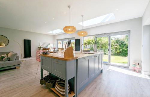 One Elms Way - Sleeps 8 - West Wittering - Foto 14