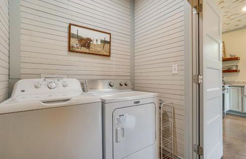 Recently Built Cabin with Pavilion in Granbury! - Foto 15