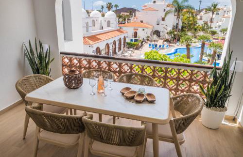 CASA ZUZA - AC, heated pool, 2 terraces, 2 bedrooms & bathrooms, tv channels - Foto 8