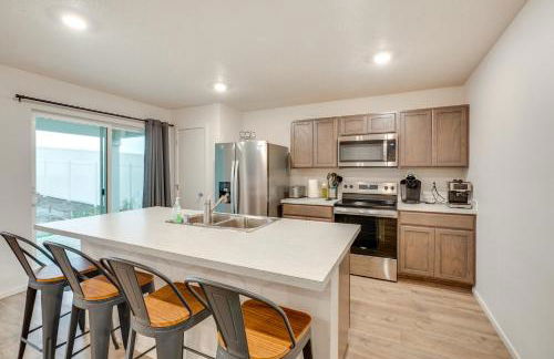 Walk to The Plains Golf Course Getaway in Cheney! - Foto 2