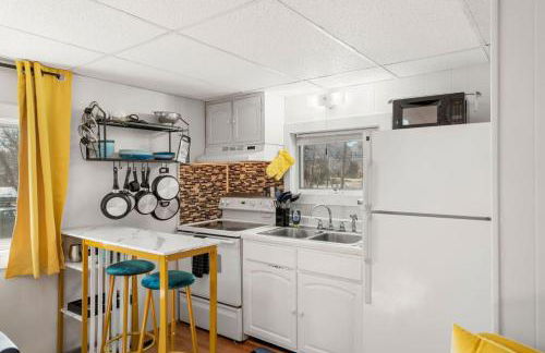 Nothing Fancy Older Apt Walk to Downtown King Bed - Foto 2