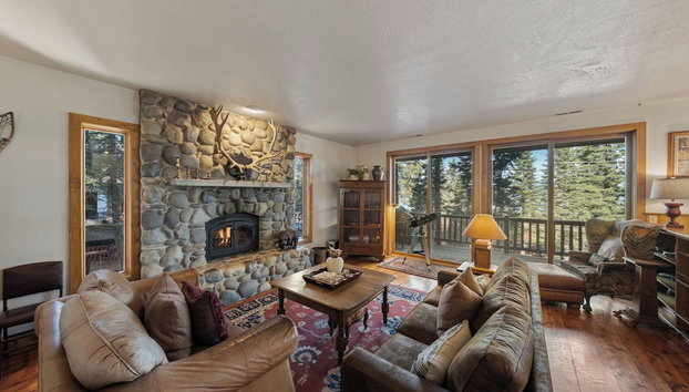 Ellis Peak by Avantstay Beautiful Mckinney Cabin w/ Filtered Lake Views - Foto 5, Interior