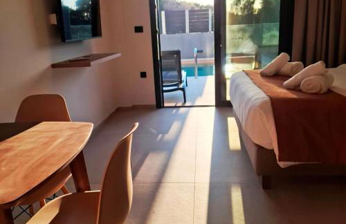 Aelia Luxury Apartments & Pool - Photo 59