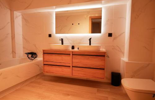 Casa Rural Completa en Alicante 6 Habitaciones con Piscina, BBQ, Vistas Naturaleza Ideal Grupos - Photo 13