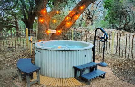 The Lonely Bull Luxury Container Home on 5 Acres - Foto 14