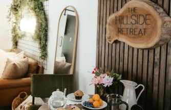 The Hillside Retreat - Cozy container home with Hot tub and Fire pit - Photo 21