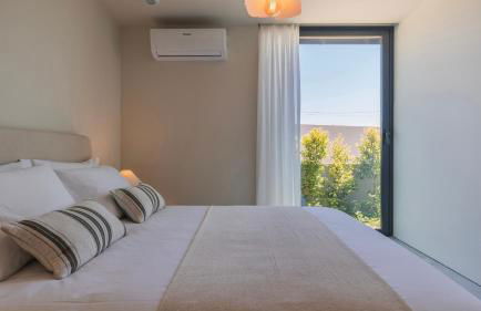 Stunning Beach House with Pool by LovelyStay - Foto 50