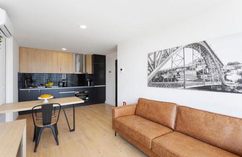 HostWise - Bright Flat with Balcony and Garage - Foto 12