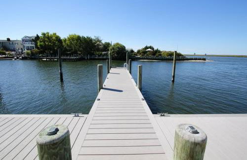 Hi Speed Wifi, Pets Considered, Bayfront, Bay Views, Beach Badges, Private Yard, Decking,, Outdoor Shower, - Foto 1