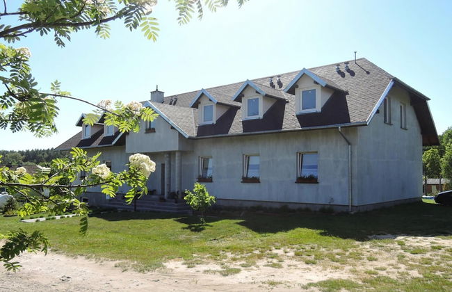 House by Lake Kolczewskie Near Baltic Sea - Photo 1