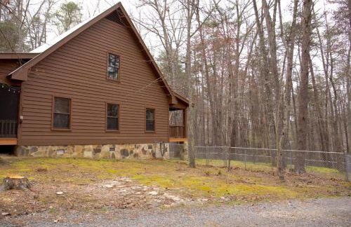 Secluded Cabin - Games, Fire Pit, Hot Tub, Pet OK - Foto 49