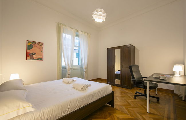 I Marinai - In The City Of Genoa - Photo 5