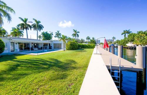 3BD Tropical Luxe Stay with Pool, Gameroom and Grill - Foto 32