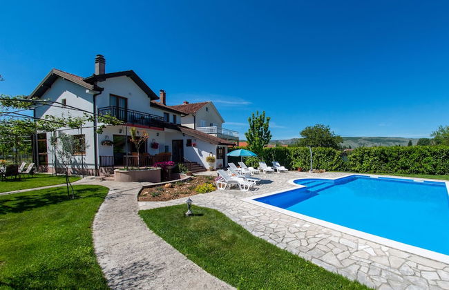 Frida Luxury Beachfront Villa - Foto 1