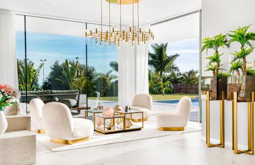 Luxury Villa with Heated Pool & Jacuzzi Near Costa Adeje Golf - Photo 21