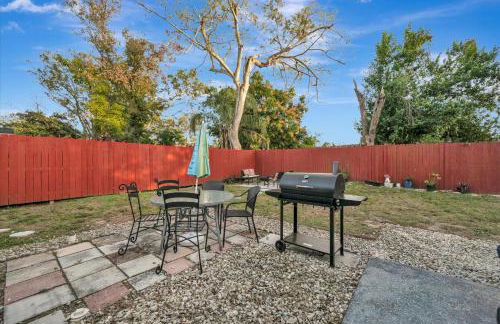 Sleeps 8 Near Busch Gardens with BBQ and Fenced Yard - Foto 25