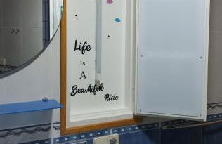 2BR Bungalow with Sunny Private Terrace - Secure Gear Storage - Foto 17